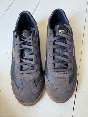 Men’s Puma 9.5 Navy Blue Sneakers
